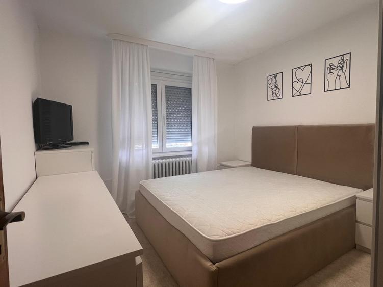Inchiriere apartament 3 camere Circumvalatiunii-Mall - 1