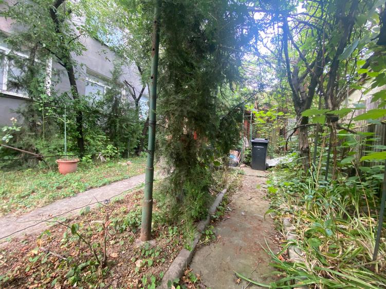 Casă centrală în Târgoviște, teren 250 mp, 4 camere, distanță la  900 m de Primă - 6