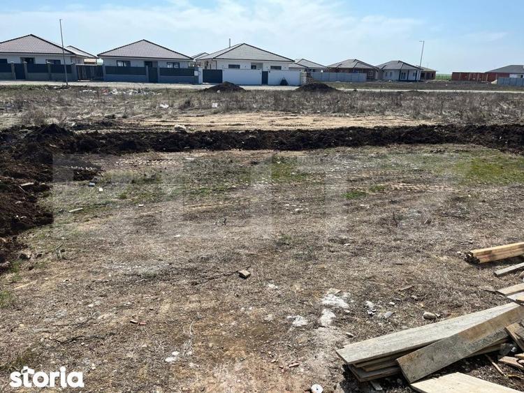 Casa individuala Santandrei cu gard imprejmuire din placi de beton - 4