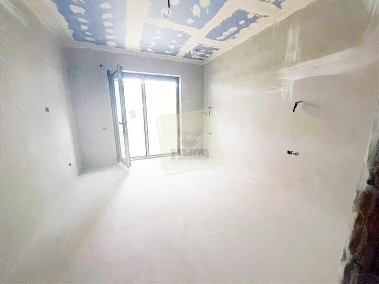 Casa individuala cu 4 camere 3 bai si 390 mp teren in Sura Mica - 5