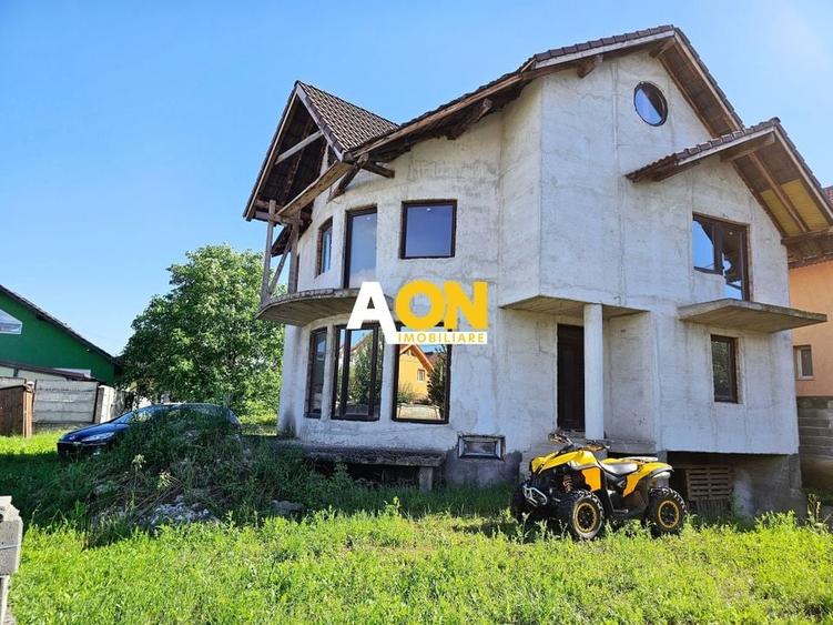 Casa la gri, S+P+M, 4 camere, 500 mp teren, Cetate, toate utilitatile - 1