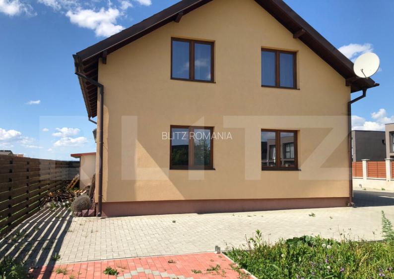 Casa spatioasa, 5 camere, teren 900mp, in Sanpetru