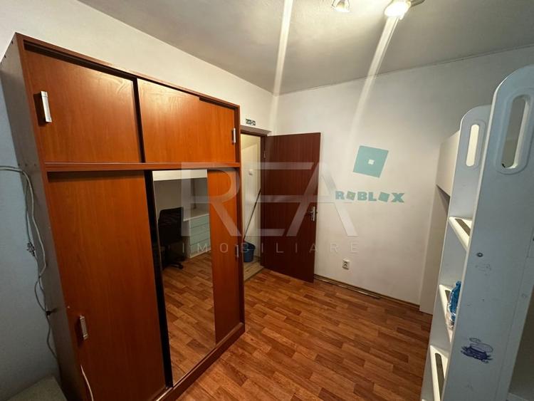 Apartament 3 Camere , Decomandat , Podul Giurgiului - 6