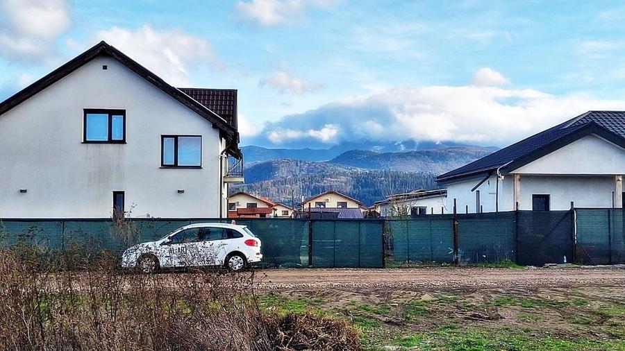 Vând teren comuna Cristian jud Brașov 714 metri patrați preț 78.000 E - 8