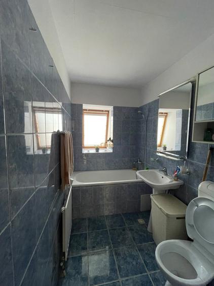 Apartament cu 3 camere semidecomandat, mobilat în Gheorgheni
