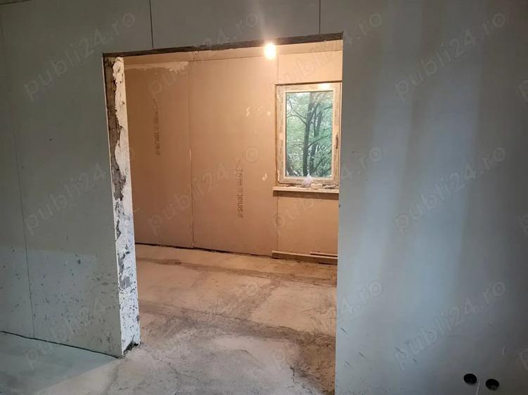 Apartament cu 2 camere nedecomandat în Central