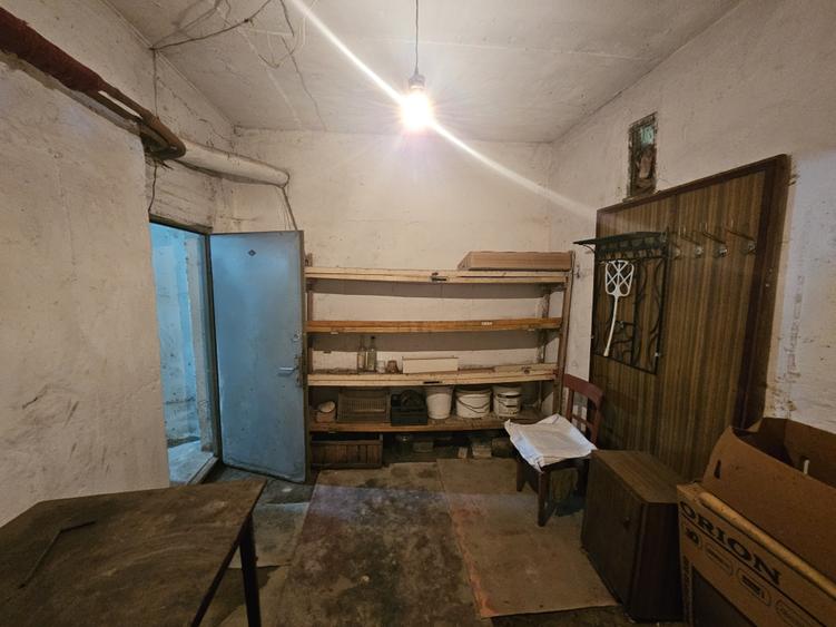 Apartament cu 3 camere semidecomandat în Cetății