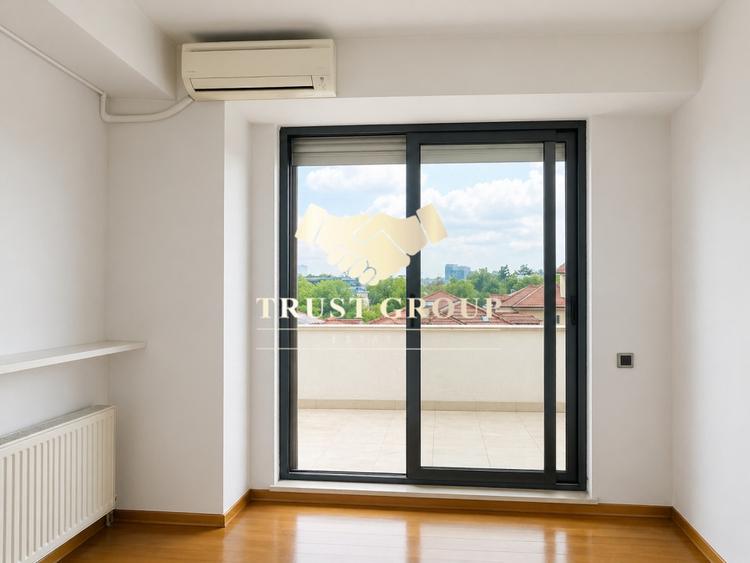 Apartament cu 5 camere decomandat în Aviatorilor