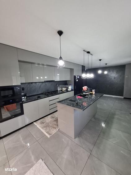 Casă cu 4 camere cu Teren 500 Mp în Milcovul