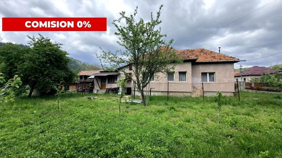 Casă individuală cu 3 camere cu Canalizare în Lerești