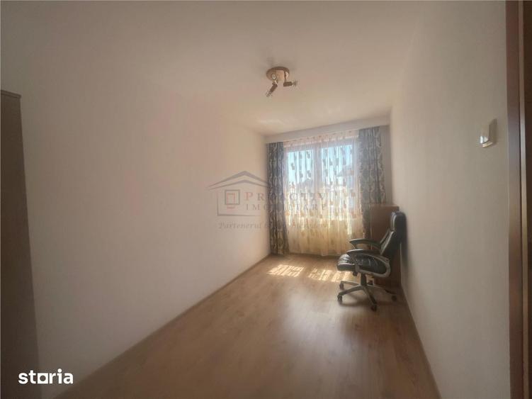 Apartament cu 3 camere semidecomandat în Ultracentral