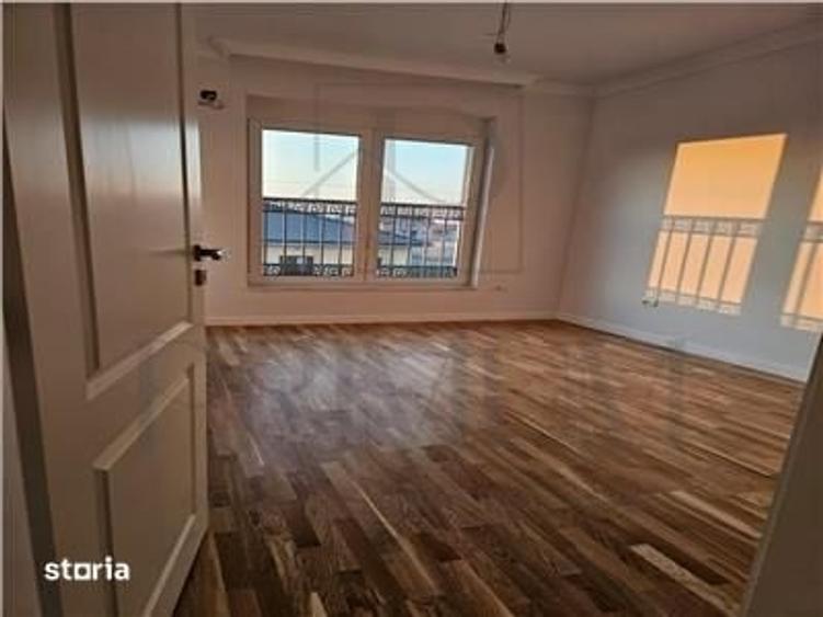 Casă cu 5 camere cu Teren 350 Mp în Central