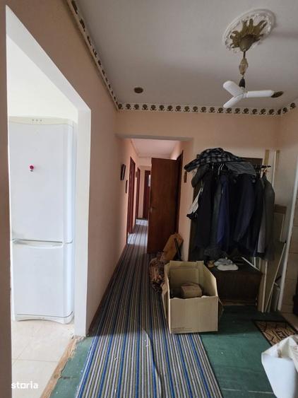 Apartament cu 3 camere în Drumul Taberei