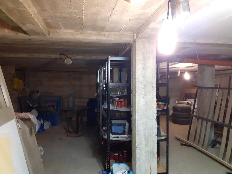 Casă cu 5 camere cu Teren 5600 Mp în Potlogi