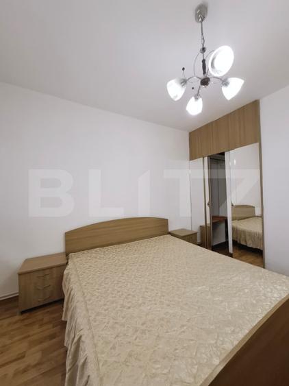 Apartament cu 3 camere decomandat, mobilat în Calea București