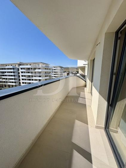 Apartament cu 3 camere semidecomandat, mobilat în Florești