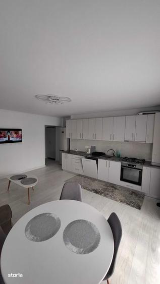 Apartament cu 3 camere, mobilat în Central