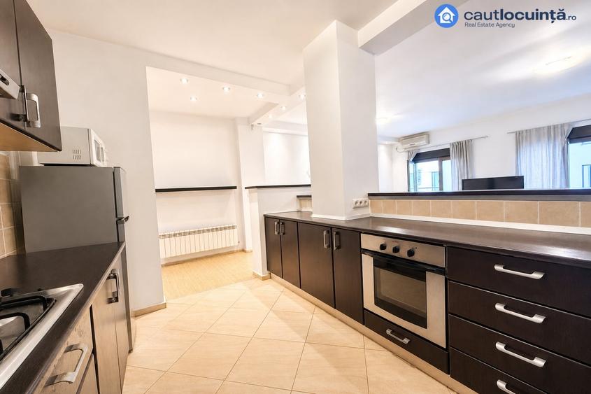 Apartament cu 2 camere semidecomandat, mobilat în Polonă