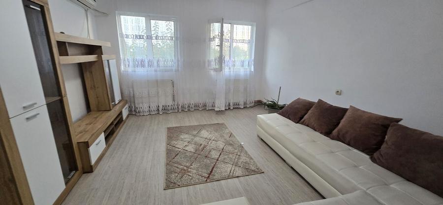 Apartament cu 2 camere decomandat, mobilat în Central