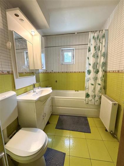 Apartament cu 3 camere decomandat în Nicolina