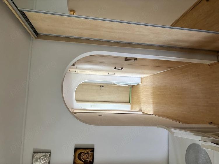 Apartament cu 3 camere decomandat în Băneasa