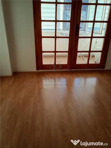 Apartament cu 3 camere decomandat în Bucovina