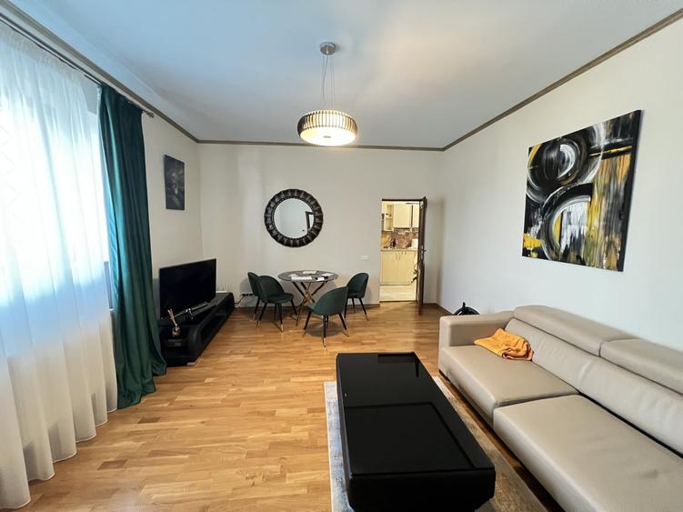 Apartament cu 2 camere nedecomandat, mobilat în Central