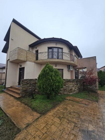 Casă individuală cu 5 camere cu Piscina în Cârcea