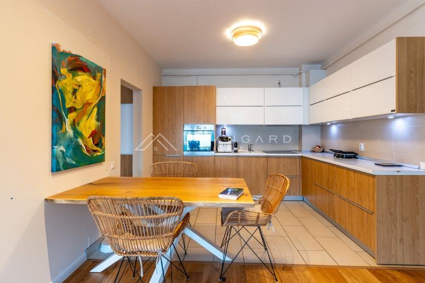 Apartament cu 3 camere semidecomandat, mobilat în Zorilor