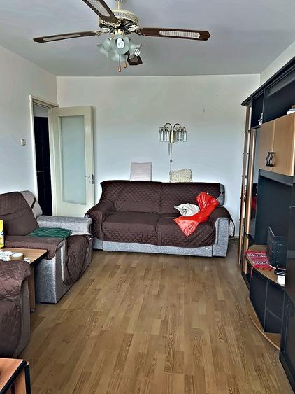 Apartament cu 2 camere decomandat în Republicii