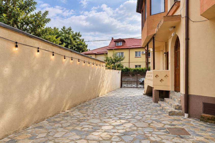 Apartament cu 5 camere decomandat în Ferdinand