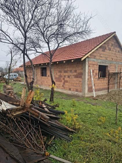 Casa de vanzare in comuna Tormac - 2