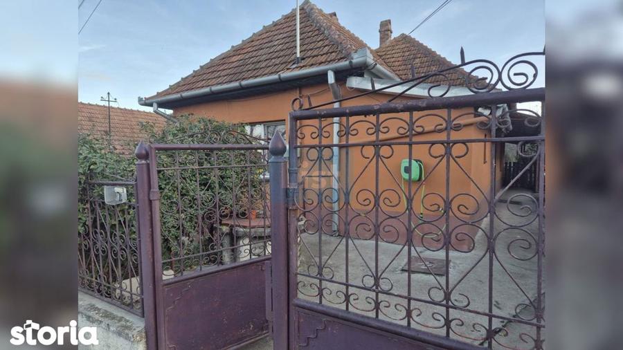 Casa pe un nivel, cu livada, la intrarea in Dezmir - 10