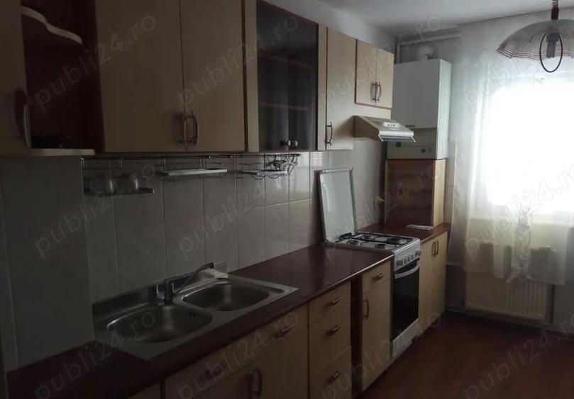 Inchiriez apartament 3 camere cartier Strand - 1