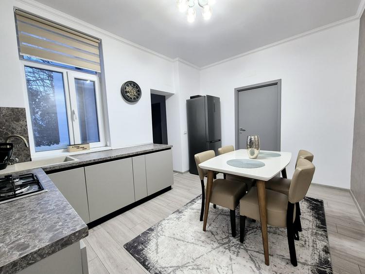 Ultracentral - Etaj de vila cu intrare si curte separata - 1