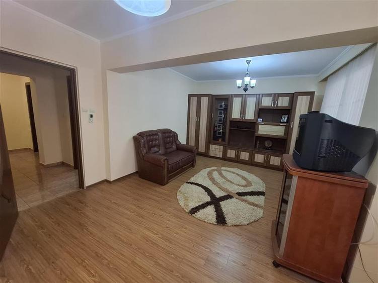 ULTRACENTRAL Bariera 2 cam 84mp, etaj 1 bloc cu lift Mobilat si Utilat - 3