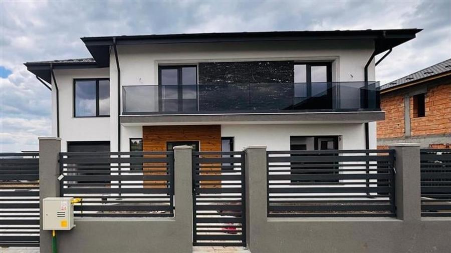Casa Premium, individuala, cu garaj  Cartier rezidential, la doar 7 minute de Ro - 1