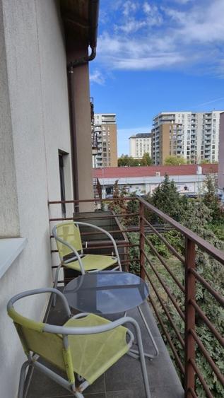 Apartament cu 3 camere decomandat în Casele Micești