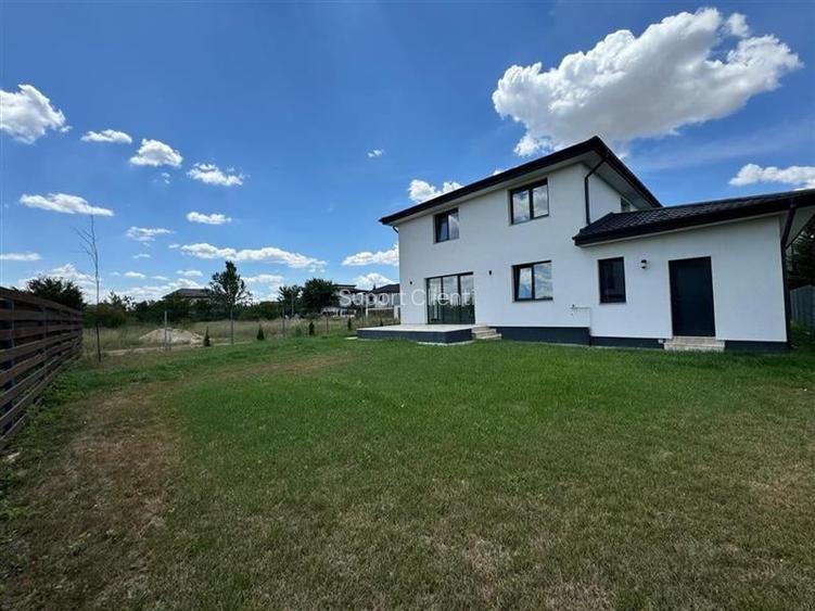 VILA IN CORBEANCA - OSTRATU // CURTE 364 MP // 5 CAMERE