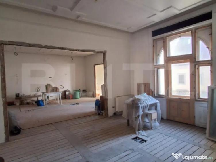 Spa?iu comercial 200 mp + acces pod 200 mp, 3 balcoane, la - 1