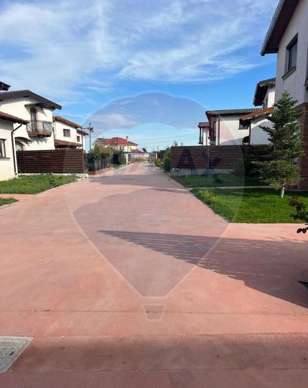 Casa / Vila cu 4 camere de vanzare - 4