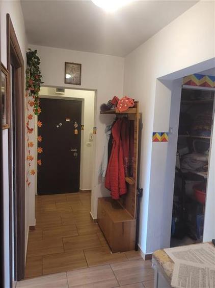 Apartament 3 camere decomandat, Zona Mioritei - 6