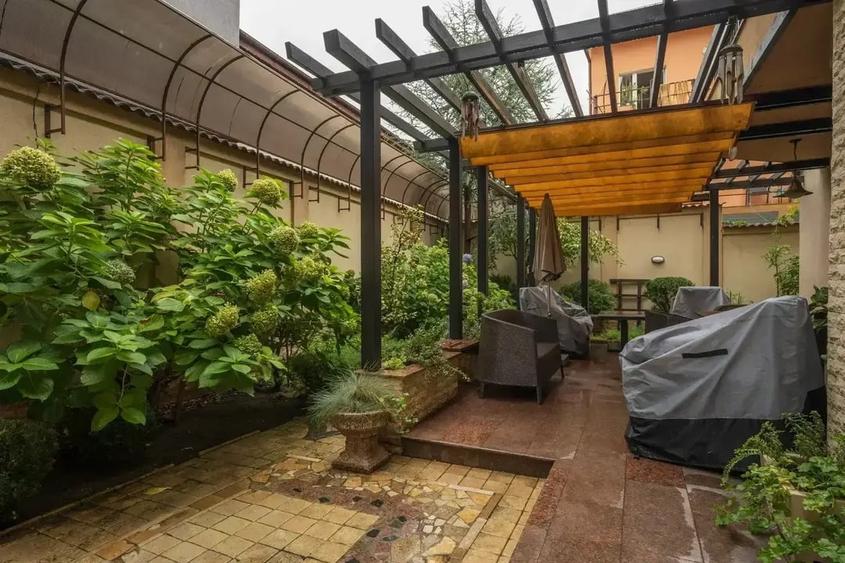 Vila de Lux ideal familie / sediu de firma in zona centrala - 24