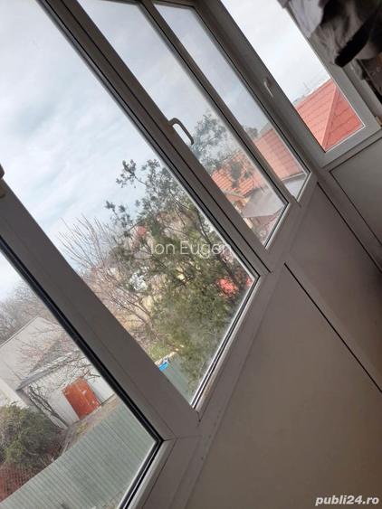 Vand apartament cu doua camere Vand apartament cu doua camere