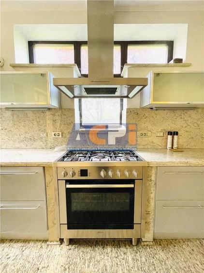 VANZARE CASA VILA 6 CAMERE 652 mp TEREN ZONA SISESTI SECTOR 1 - 5