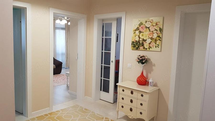 Apartament cu 3 camere decomandat în Primo