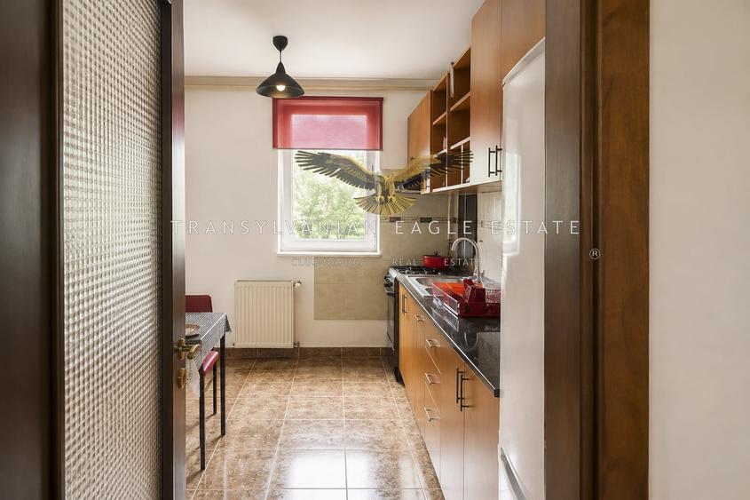 Apartament cu 3 camere semidecomandat, mobilat în Zorilor