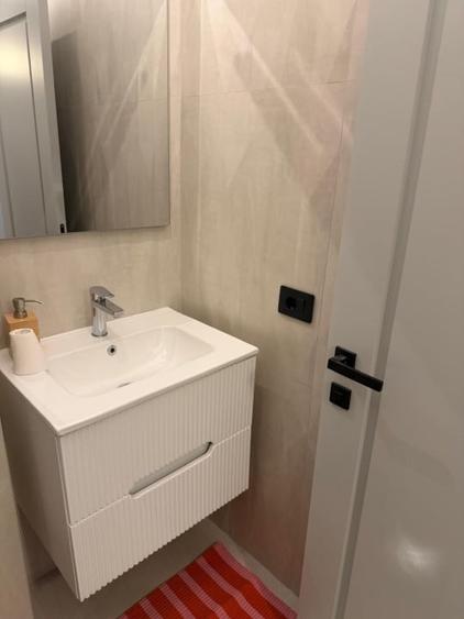 Apartament cu 3 camere decomandat, mobilat în Galata