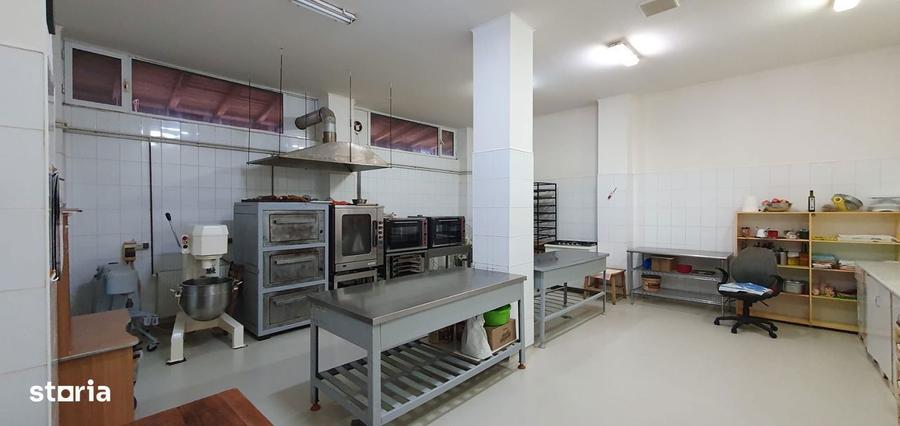 Spatiu Comercial, - 4