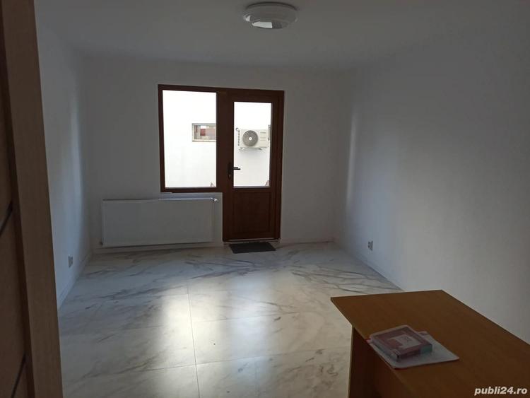 inchiriez apartament cu 3 camere in Ludus zona centru - 1